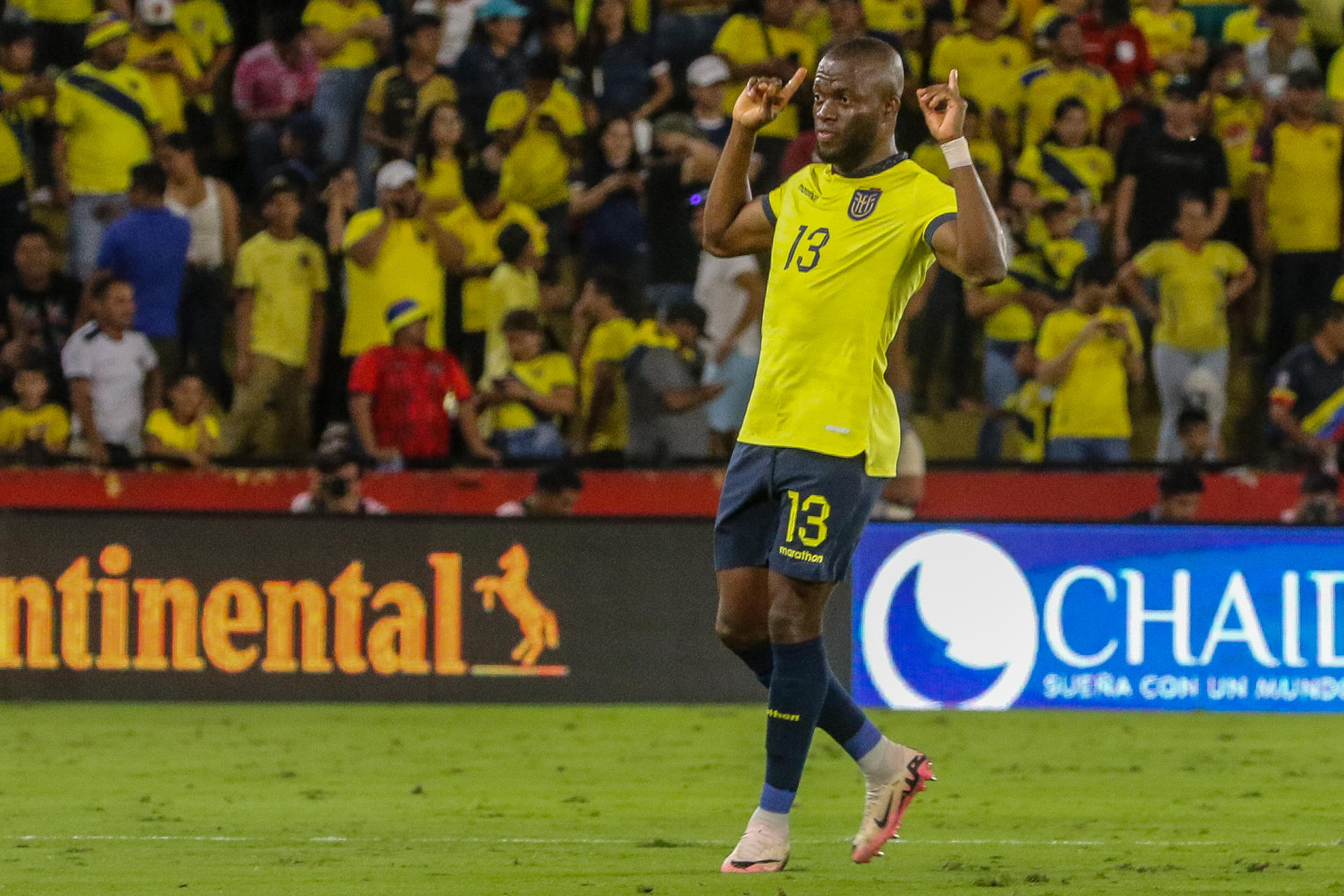 Enner Valencia de Ecuador celebra un gol ante Bolivia durante un partido de las eliminatorias sudamericanas al Mundial de Fútbol 2026. EFE/ Jonathan Miranda 