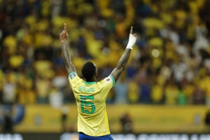 alt Uruguay se afianza tras la sombra de Argentina y Brasil cede terreno