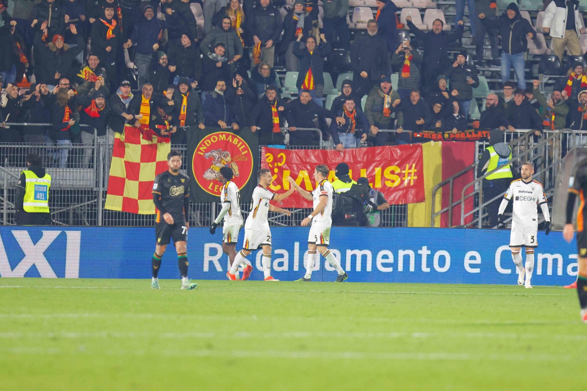 El Lecce escapa de los puestos de descenso tras vencer en casa del colista