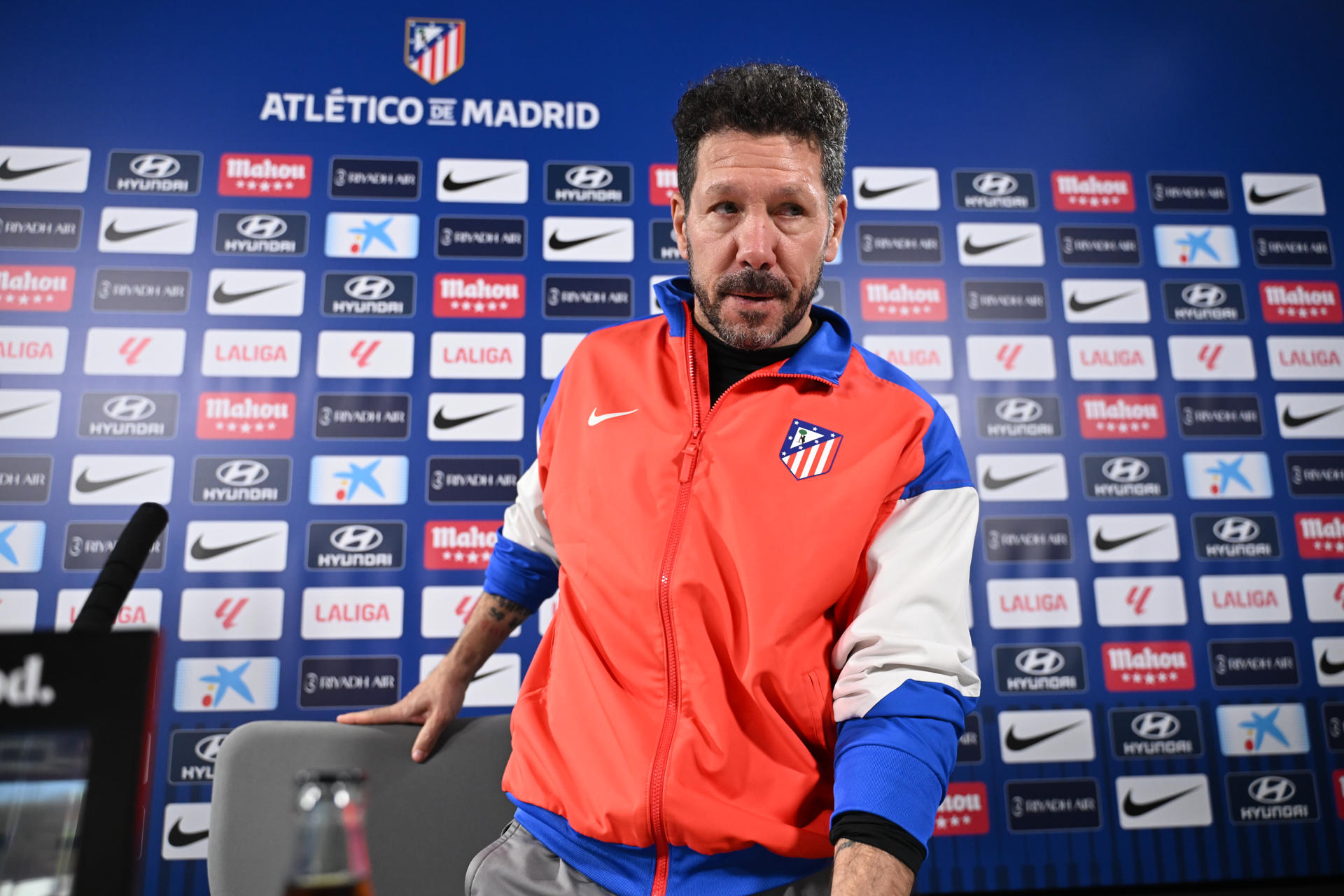 Argentino Simeone repite once titular