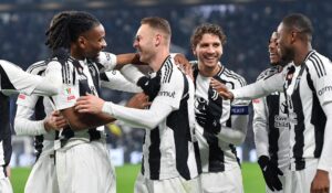 alt La 'Juve' con gol del argentino González avanza en la Copa