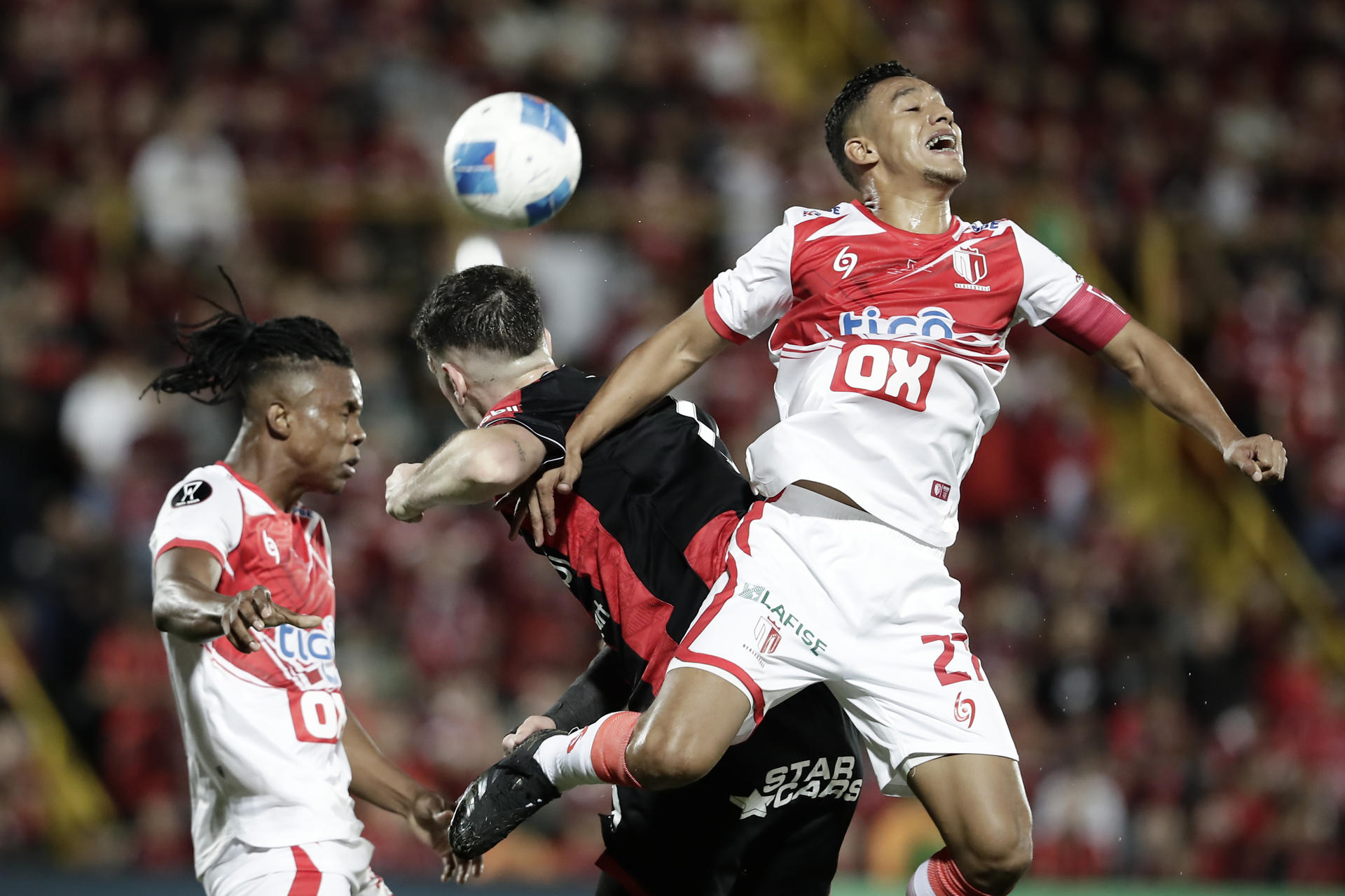 Argentinos y colombianos, se ponen a un paso de la final en la liga de Nicaragua