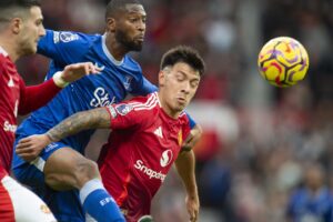 alt Lisandro Martínez vuelve a entrenarse con el grupo