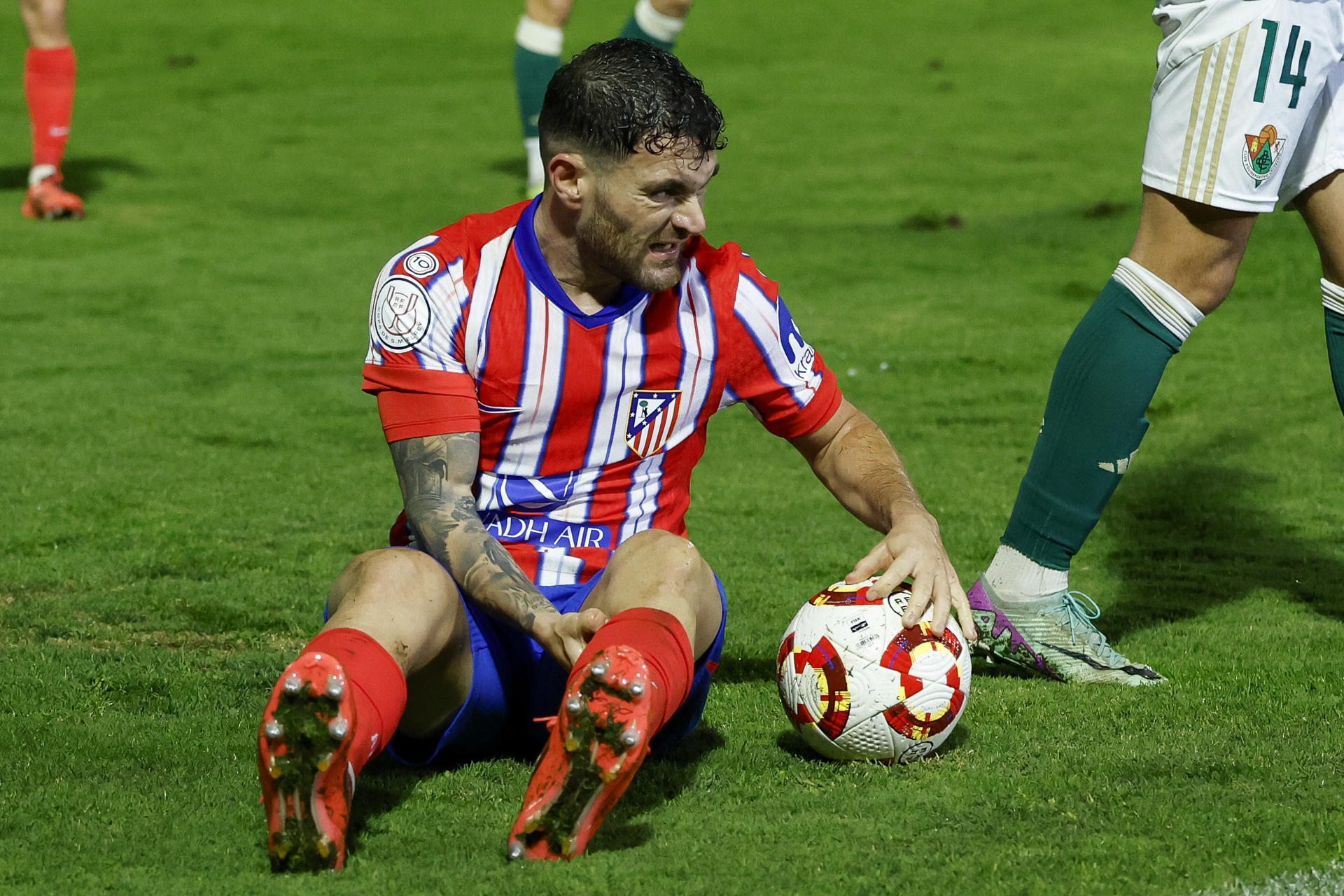 Javi Galán, durante el partido. EFE/ Julio Muñoz 