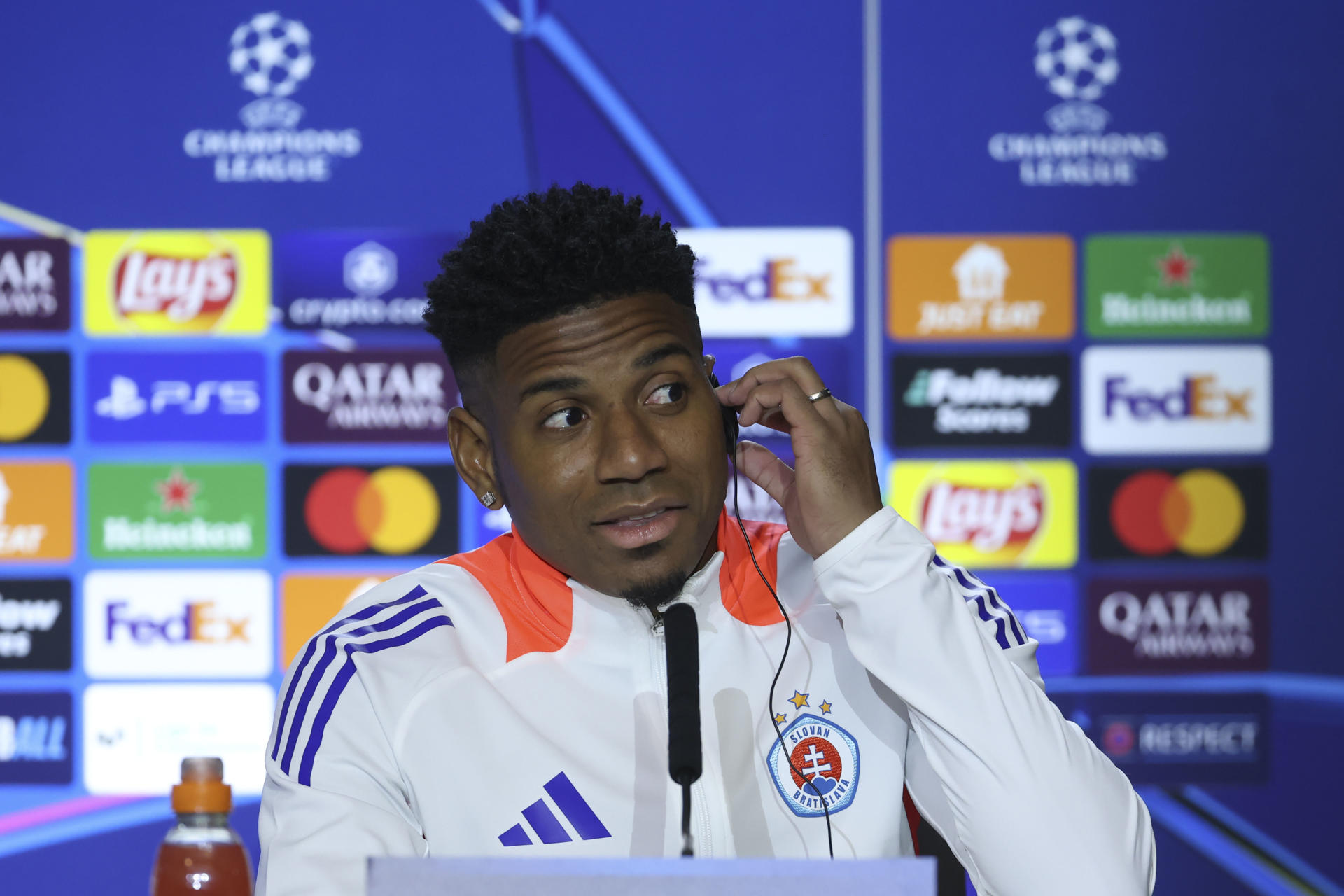 Panameño Blackman: «El Atlético siempre es un candidato en la Champions»