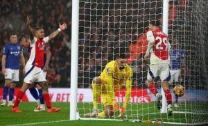 alt El Arsenal, máximo perseguidor del Liverpool