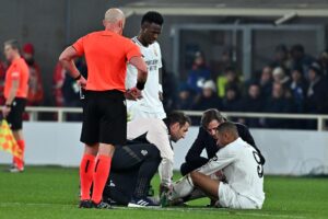 ALT Mbappé sufre una lesión en el muslo y es duda para la Intercontinental