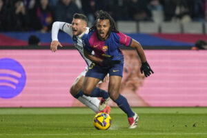 alt Los jugadores con más minutos en 2024: Koundé en la cima seguido por Jhon Arias y Valverde