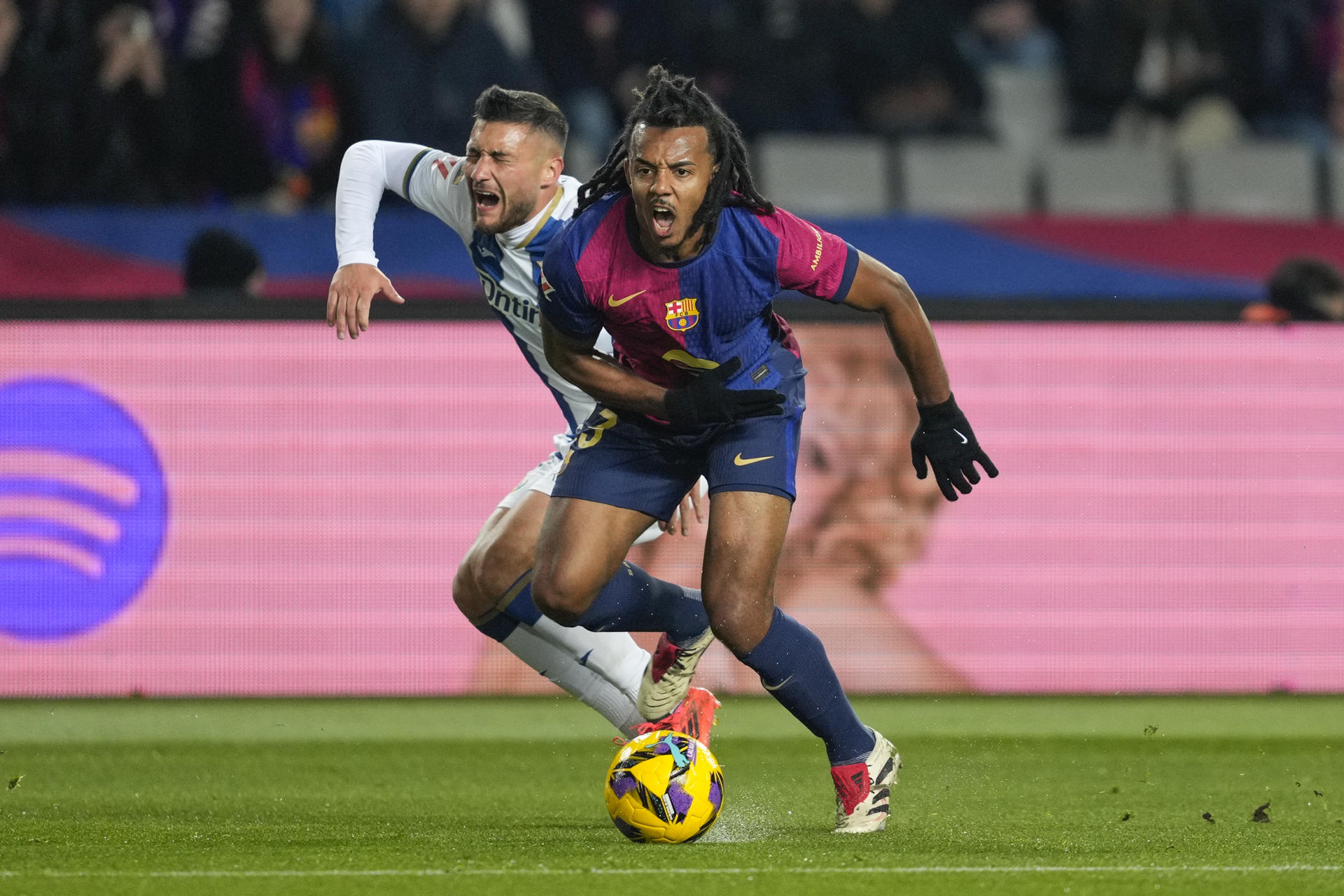 Los jugadores con más minutos en 2024: Koundé en la cima seguido por el colombiano Jhon Arias y el uruguayo Valverde