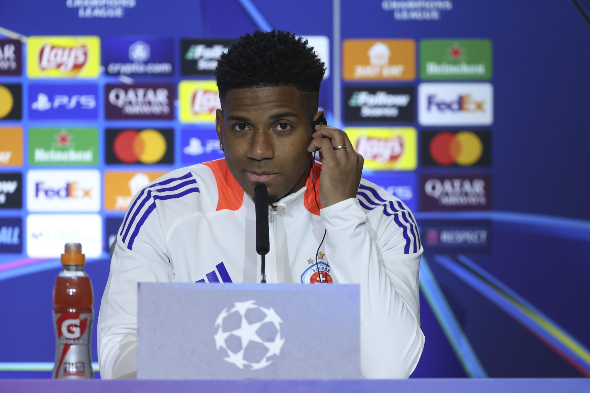 César Blackman, durante la rueda de prensa. EFE/ Kiko Huesca 