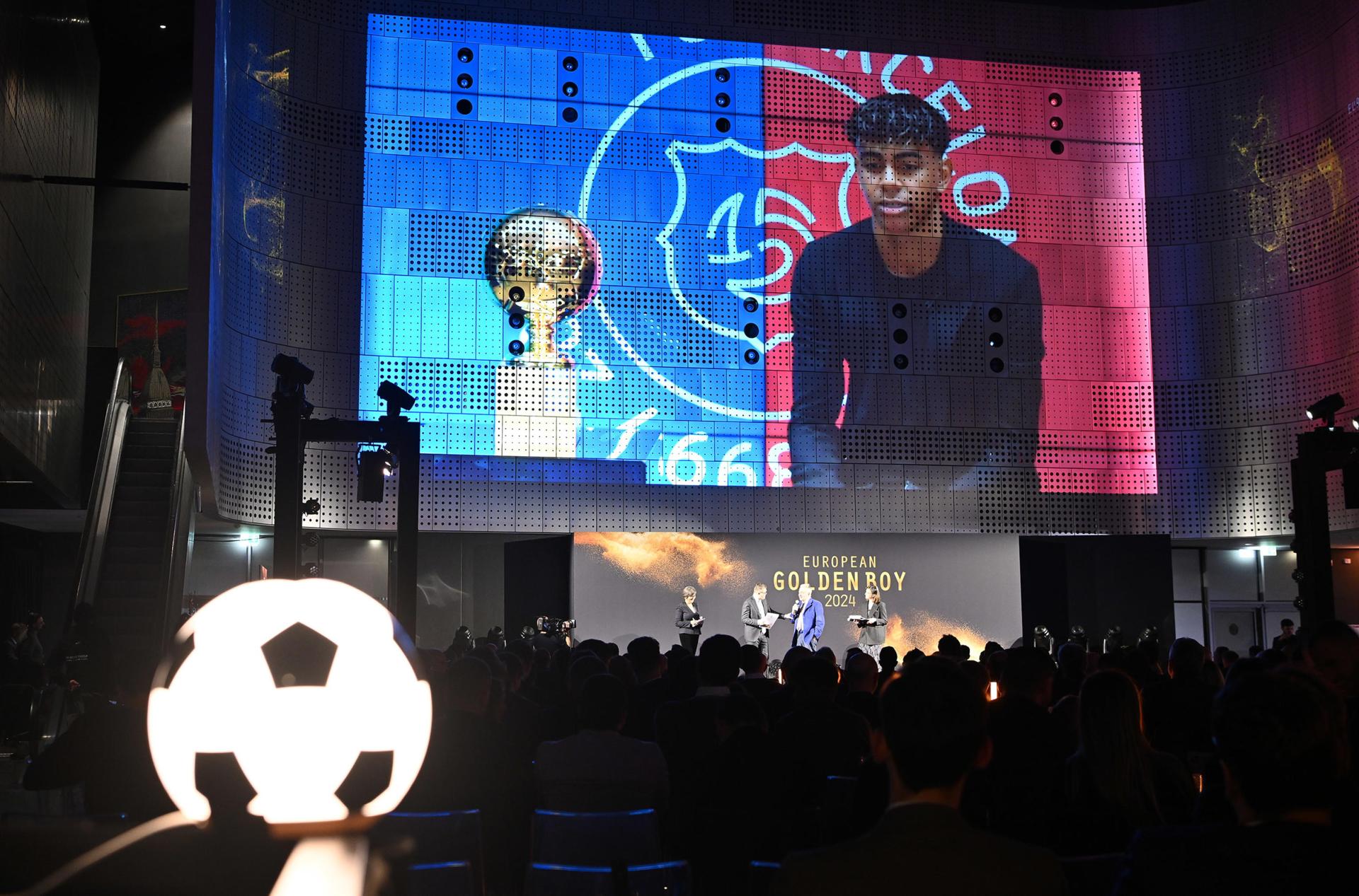 Español Lamine Yamal: «El Barcelona es el club de mi vida»