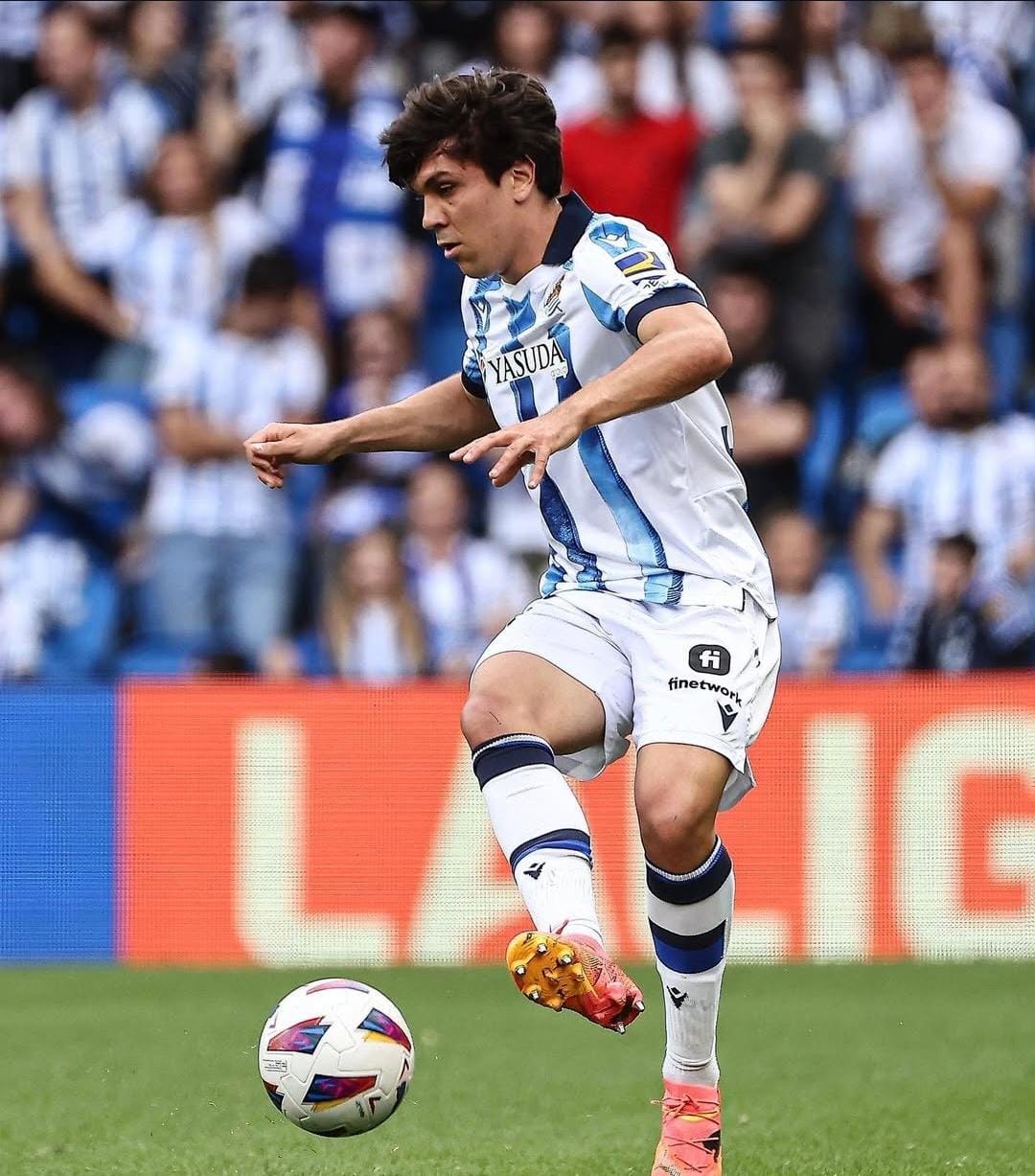 Real Sociedad recibirá a Villarreal: venezolano Aramburu, listo para brillar