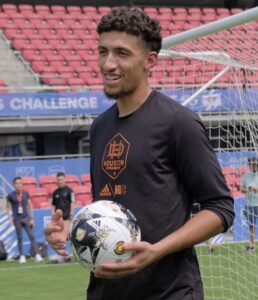 Alt. Dominicano Xavier Valdez es el nuevo “ángel guardián” de la portería de Nashville