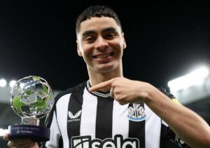 Alt. Charlotte insiste en paraguayo Almirón ya que Newcastle redujo dramáticamente valor del jugador