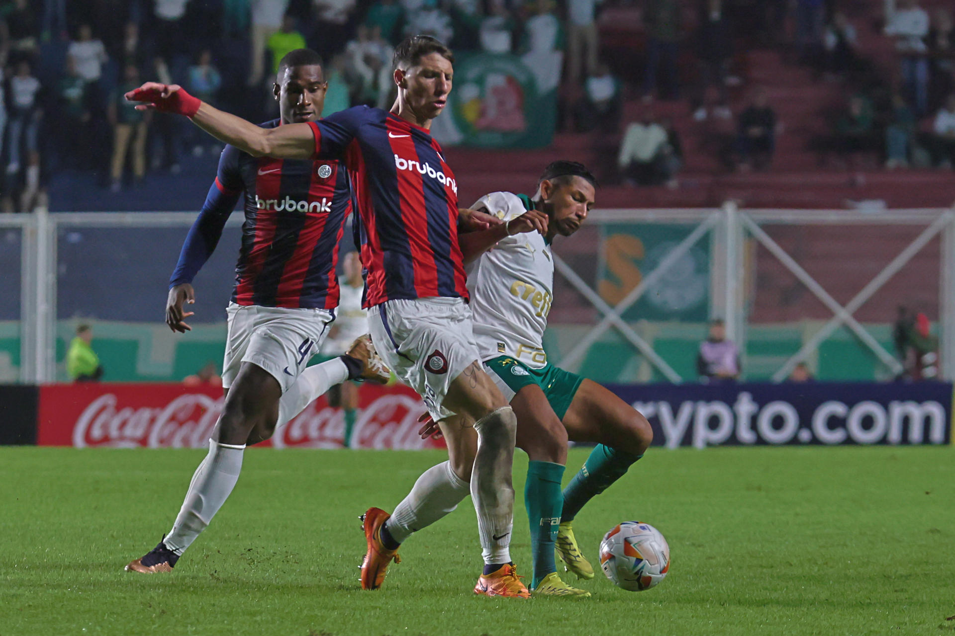 San Lorenzo derrota al Deportivo Cuenca con gol del colombiano Romaña