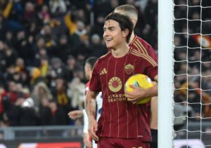 alt Doblete del argentino Dybala para meter a Roma en octavos