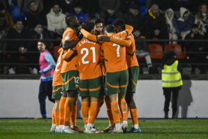 alt El Valencia con el costarricense Madrigal pasa a los cuartos de Copa