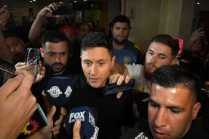 alt Locura por la llegada del español Ander Herrera a Buenos Aires