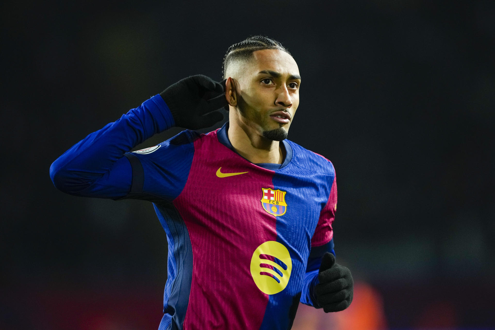 El Barcelona y el brasileño Raphina, por el liderato