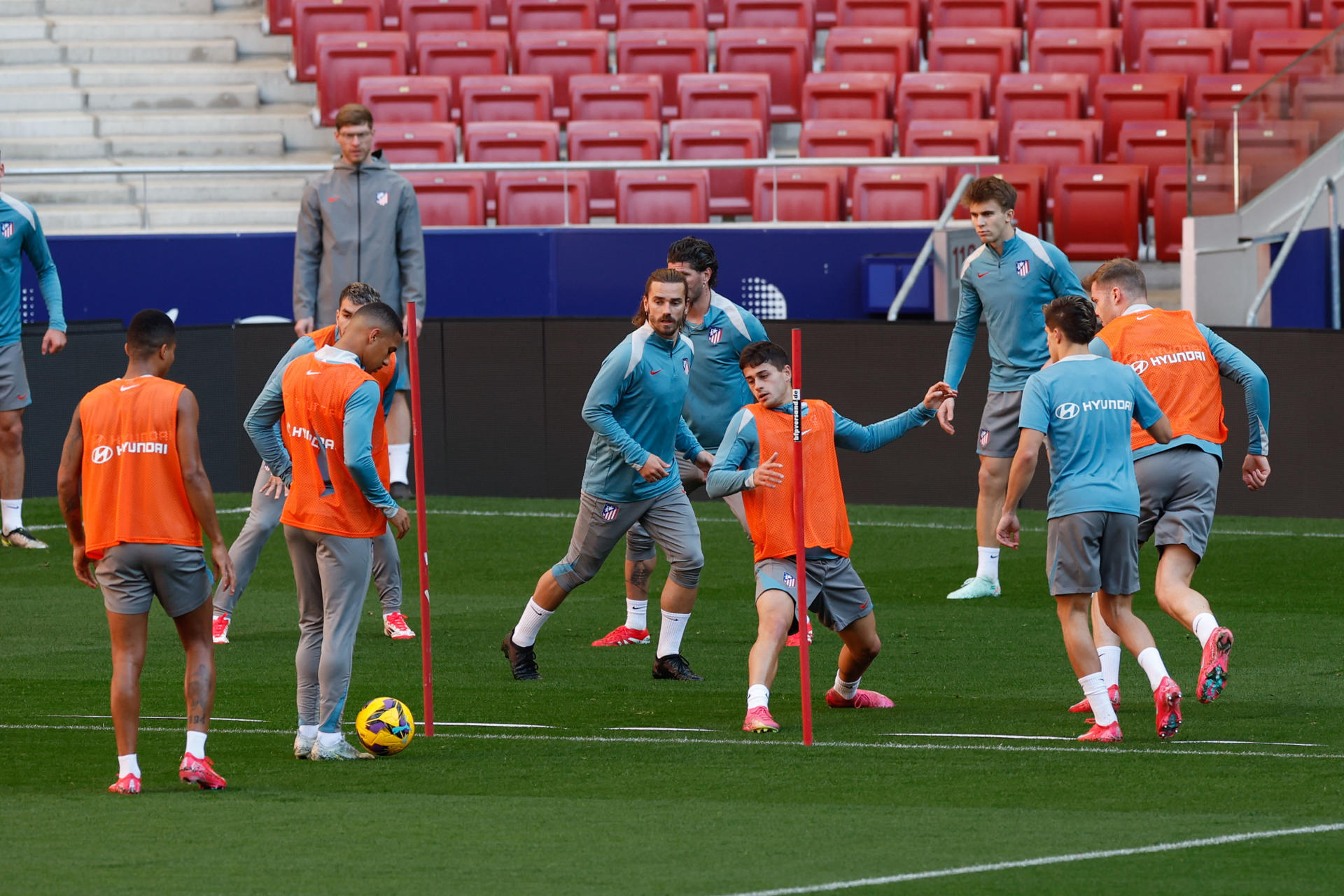 Griezmann, en un ejercicio del entrenamiento. EFE/ Javier Lizón 