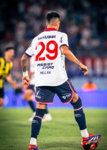 alt El colombiano Julián Millán destaca en la defensa de Nacional de Montevideo