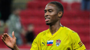 alt Promesa panameña, vuelve a ser titular en Europa