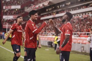 alt Independiente con dos goles chilenos, se clasifica a octavos de final
