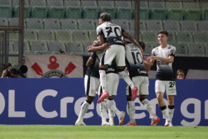 alt La Universidad Central logra empate con sabor a victoria ante Corinthians