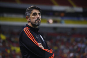 alt El serbio Paunovic lamenta no tener delanteros para enfrentar al colombiano James