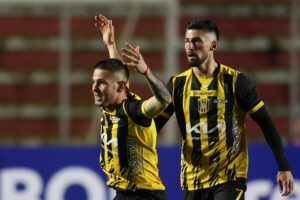 alt El brasileño William firma ante The Strongest el empate de Bahía