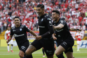 alt Deportes Iquique de Chile vence por penaltis a Santa Fe de Colombia