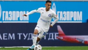 alt El costarricense Jimmy Marín, es ultimo en la Premier League rusa
