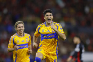 alt Cruz Azul a contrarreloj para fichar al argentino Nicolás Ibánez