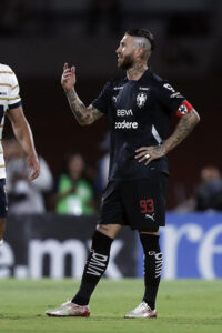 alt Sergio Ramos recibe un partido de suspensión en México por conducta violenta