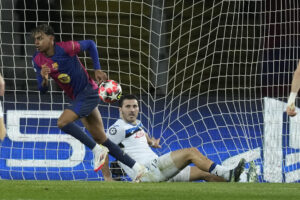 alt Lamine Yamal asegura que el Barça es el favorito para ganar la 'Champions'