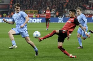 alt Hincapie, baja ante el Olympiacos