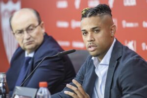 alt Mariano Díaz, sin equipo desde hace 10 meses, vuelve a la lista de República Dominicana