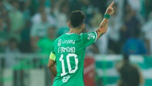 alt El brasileño Roberto Firmino clasifica al Al Ahli para la final