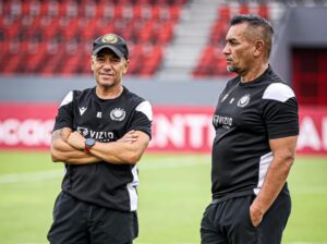 alt La liga costarricense, uno de los torneos donde menos duran los técnicos en el mundo