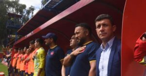 alt Dos técnicos argentinos, mano a mano por la gloria en Guatemala