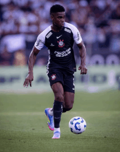 alt El ecuatoriano Félix Torres destacado en la victoria de Corinthians