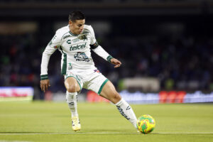 James Rodríguez del León controla un balón durante un juego en el estadio Olímpico Universitario de Ciudad de México (México). Archivo. EFE/ Sáshenka Gutiérrez
