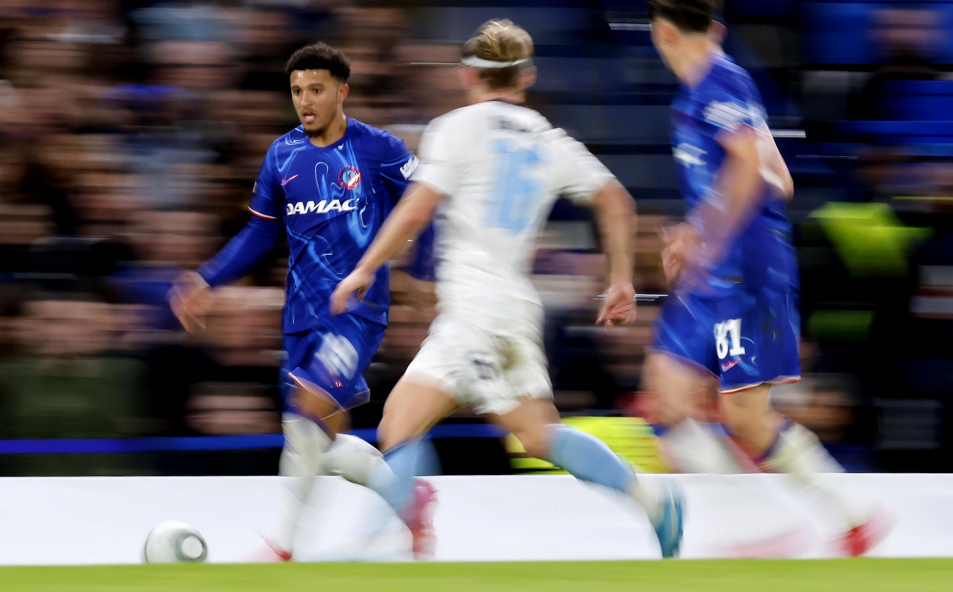 Jadon Sancho, en una acción del partido. EFE/EPA/TOLGA AKMEN