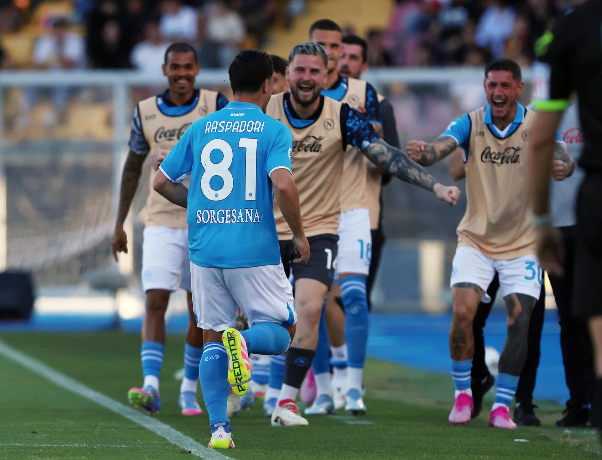 Giacomo Raspadori celebra el 0-1 del Nápoles al Lecce. EFE/EPA/ABBONDANZA SCURO LEZZI
