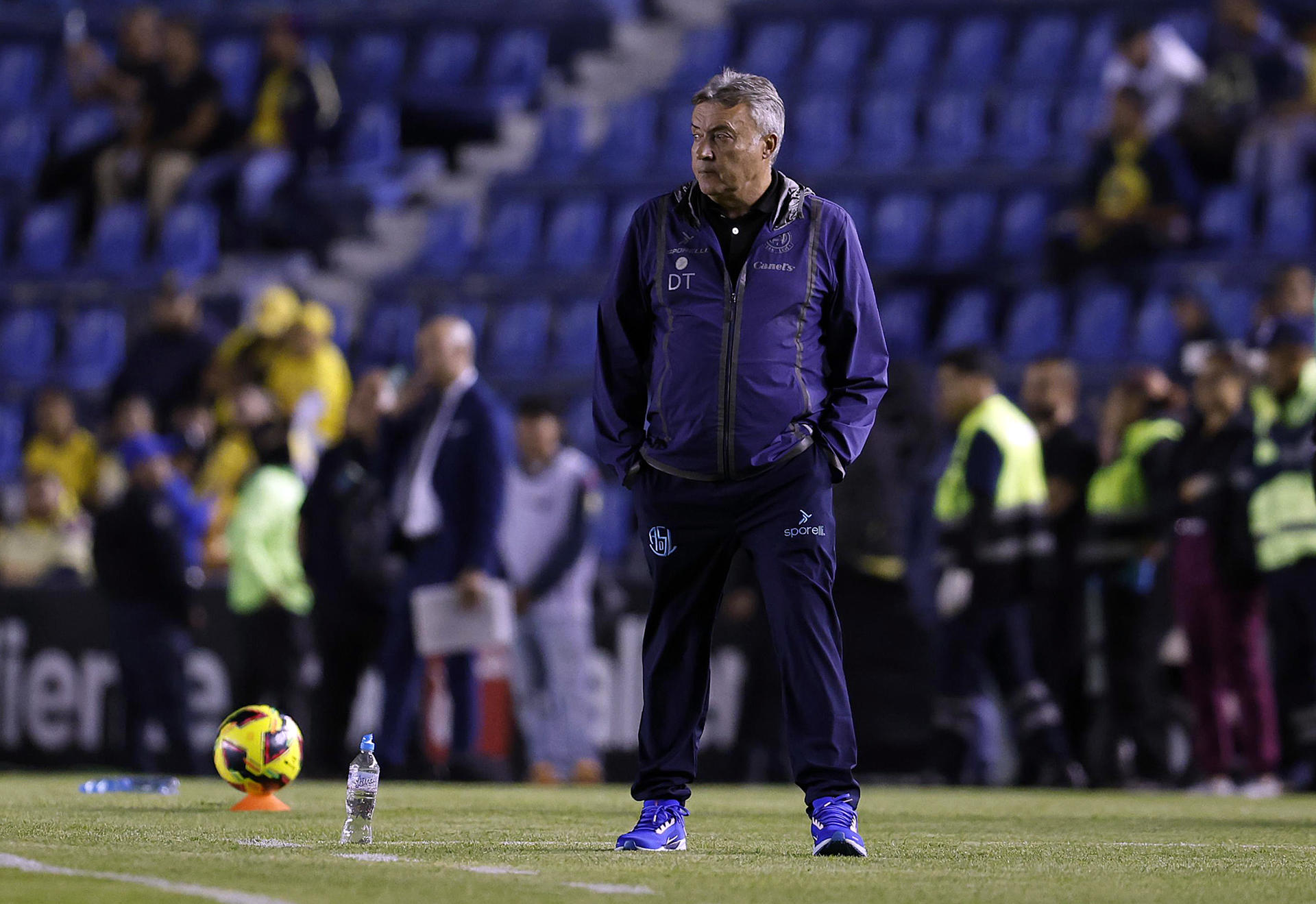 Imagen de archivo del entrenador Domènec Torrent. EFE/ Sáshenka Gutiérrez
