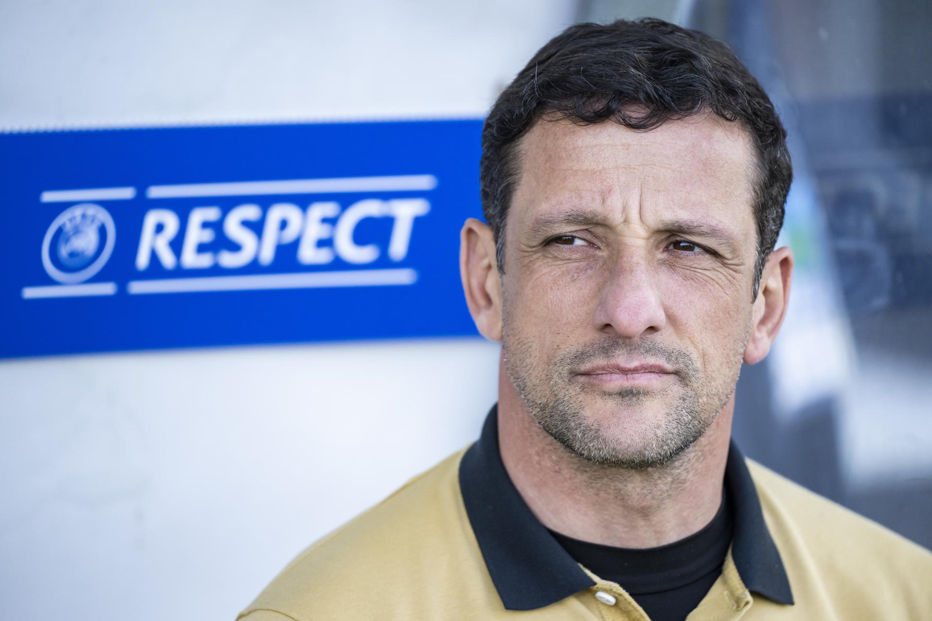 El brasileño Juliano Belletti, nuevo entrenador del filial del Barcelona