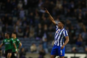alt Dos goles de Samu le dan la última victoria del año al Oporto