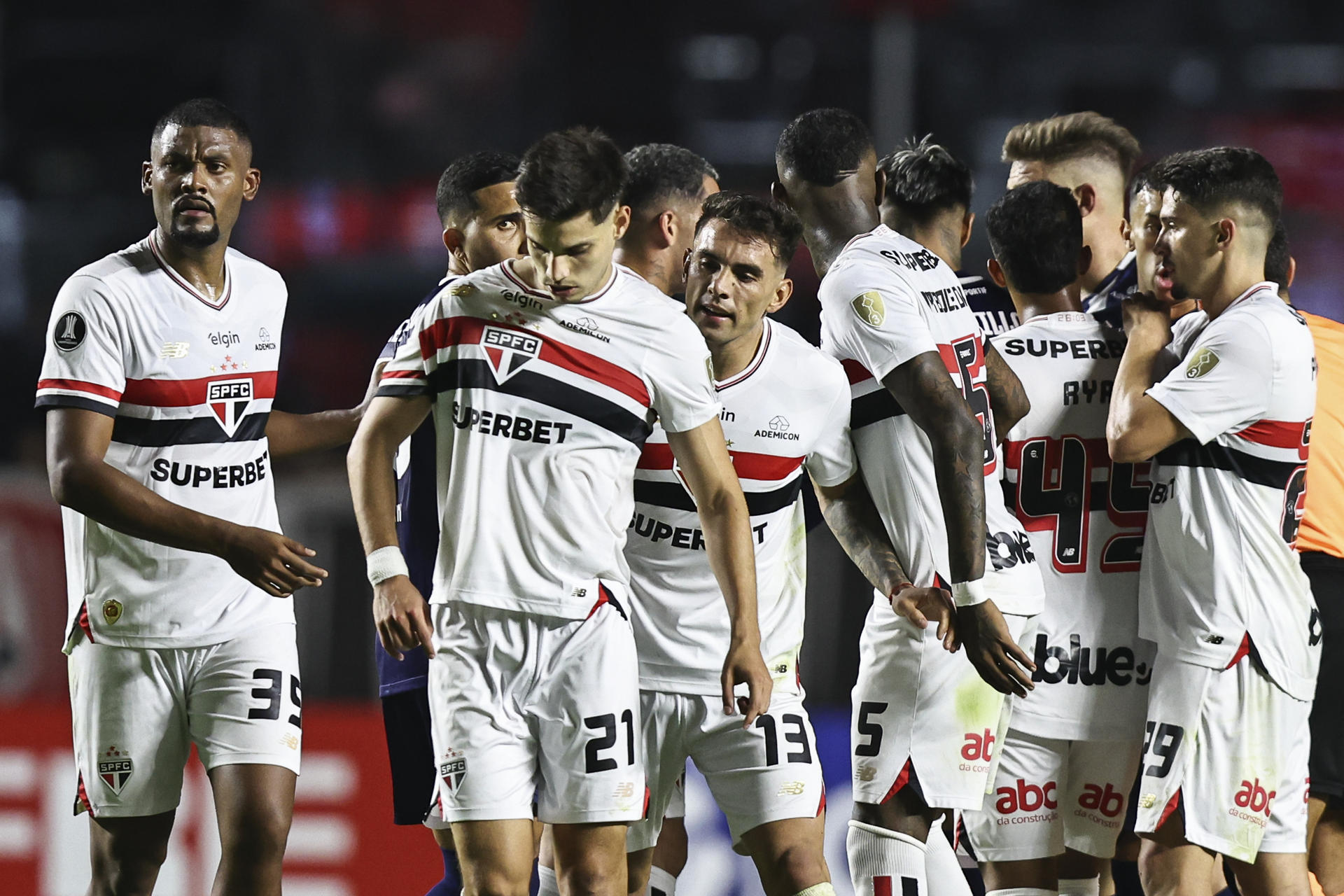 Sao Paulo sale sin rasguños de la cancha de Millonarios en la altitud de Bogotá