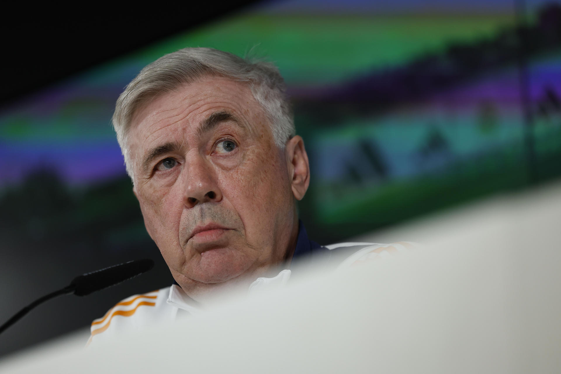 El entrenador del Real Madrid, el italiano Carlo Ancelotti, ofrece una rueda de prensa tras el entrenamiento del equipo en la Ciudad Deportiva de Valdebebas (Madrid). EFE/ Juan Carlos Hidalgo
