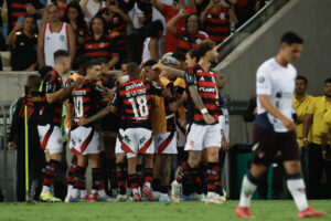 alt Flamengo se adelanta a Racing en busca de la final con gol del colombiano Carrascal
